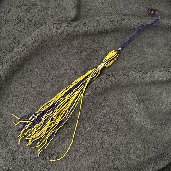 Navy and yellow gold suction cup tassel - Picture 6 of 10